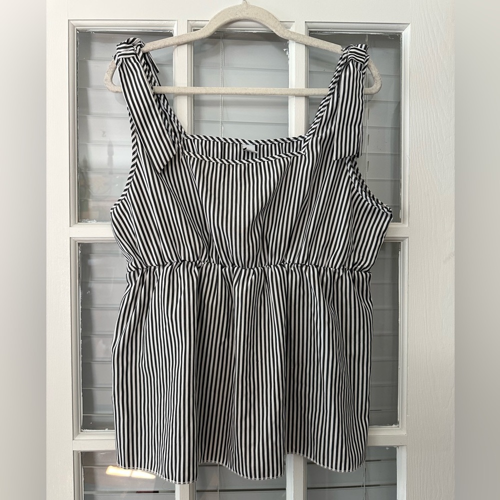 Brown Coco Women’s 1XL Black Striped Sleeveless Tank Top With Bows | SKU‎ 0777